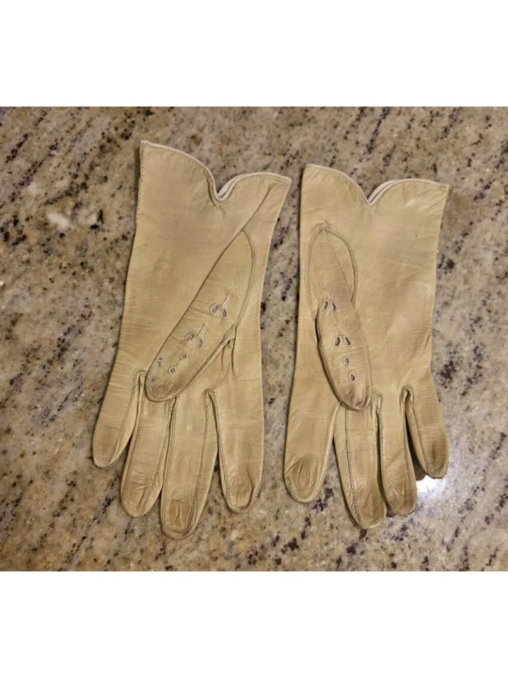 Vintage Womens Size S/M 6 3/4 Green Yellow Formal Kid Leather Gloves Eyelet...